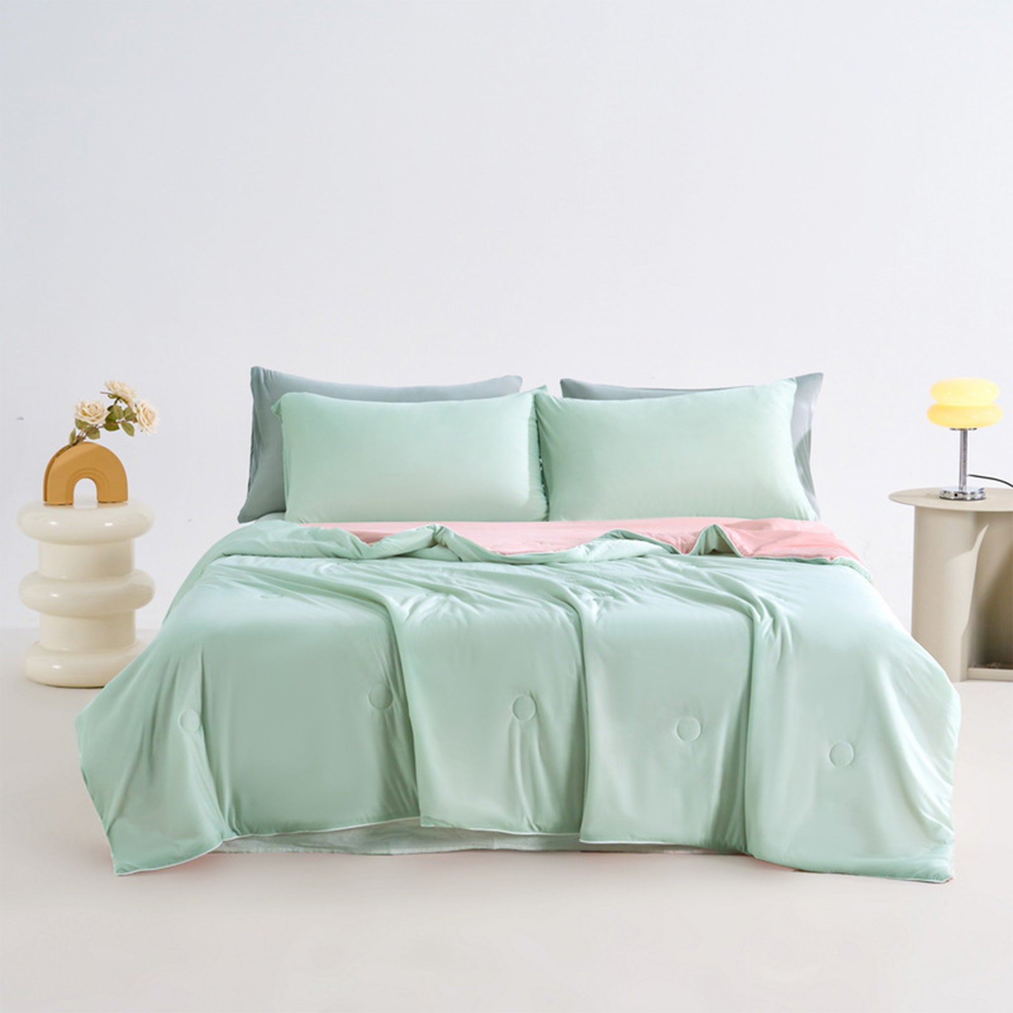 Double Sided Summer Quilt, Ultra Soft Cooling Blanket for Hot Sleepers