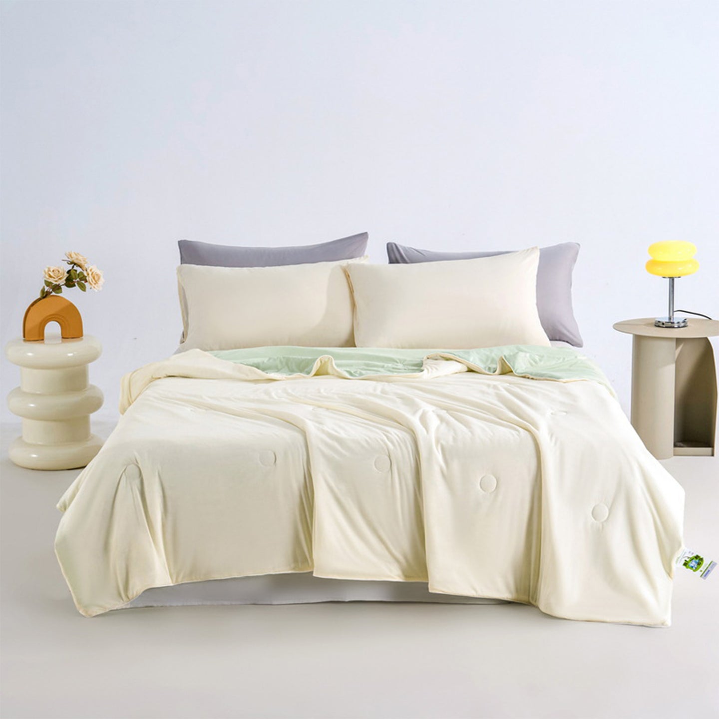 Double Sided Summer Quilt, Ultra Soft Cooling Blanket for Hot Sleepers
