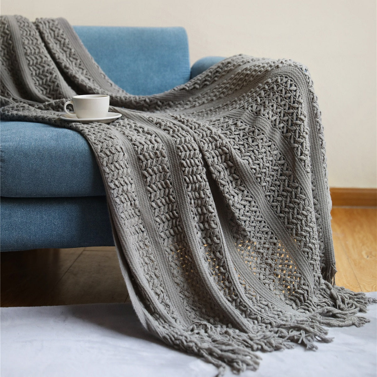Soft Cable-Knit Throw Blanket with Fringe Tassels