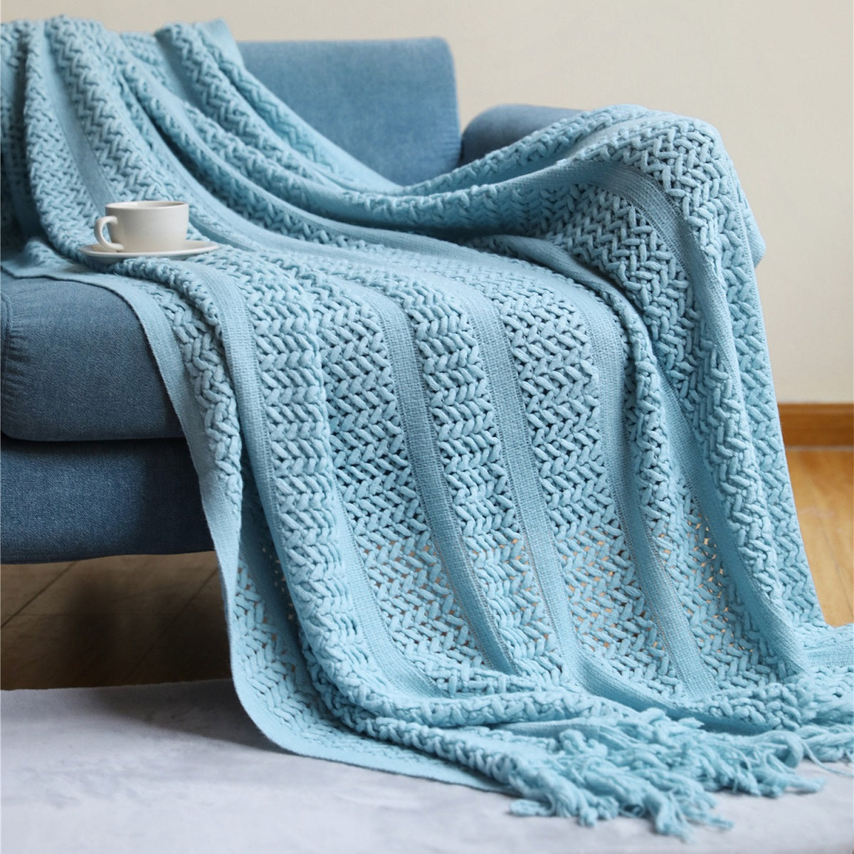Soft Cable-Knit Throw Blanket with Fringe Tassels