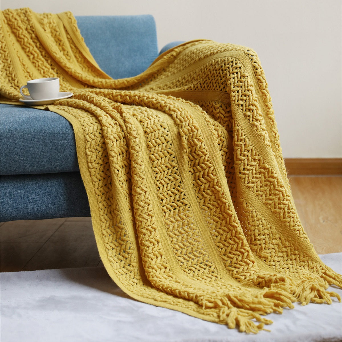 Soft Cable-Knit Throw Blanket with Fringe Tassels