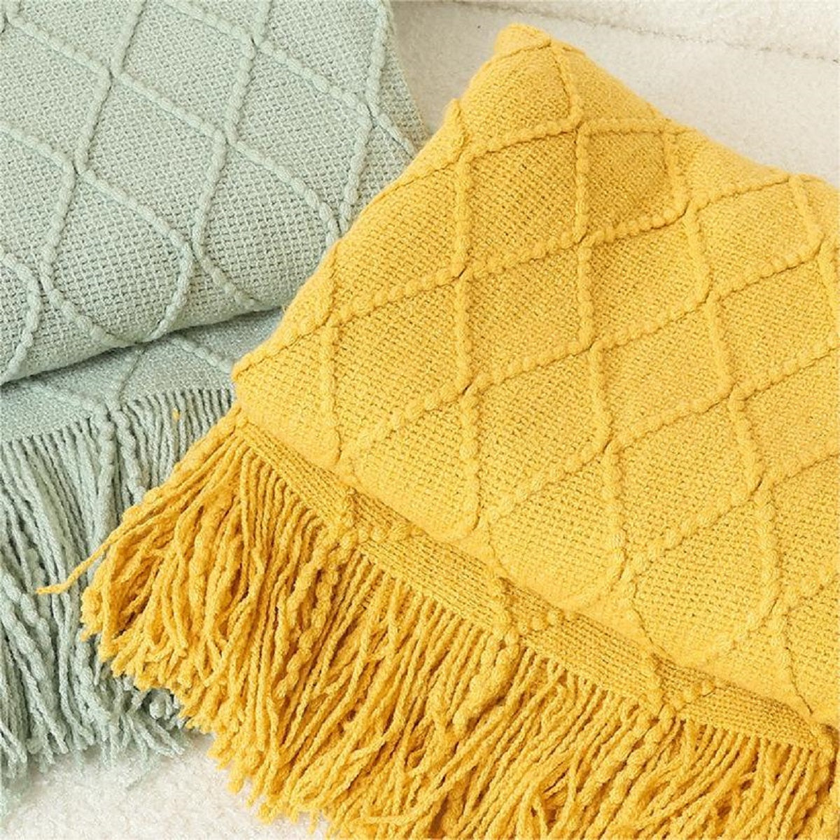 Textured Diamond Knitted Throw Blanket with Fringe Tassels
