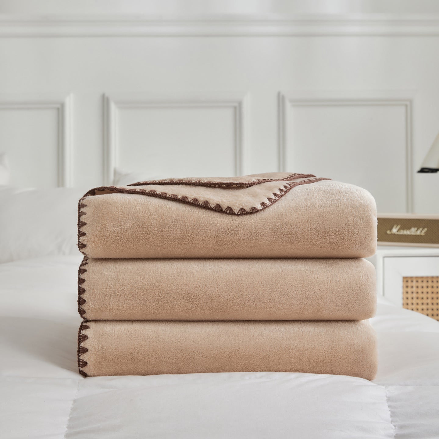 Soft Flannel Throw Blanket for Sofa & Bed Comfort