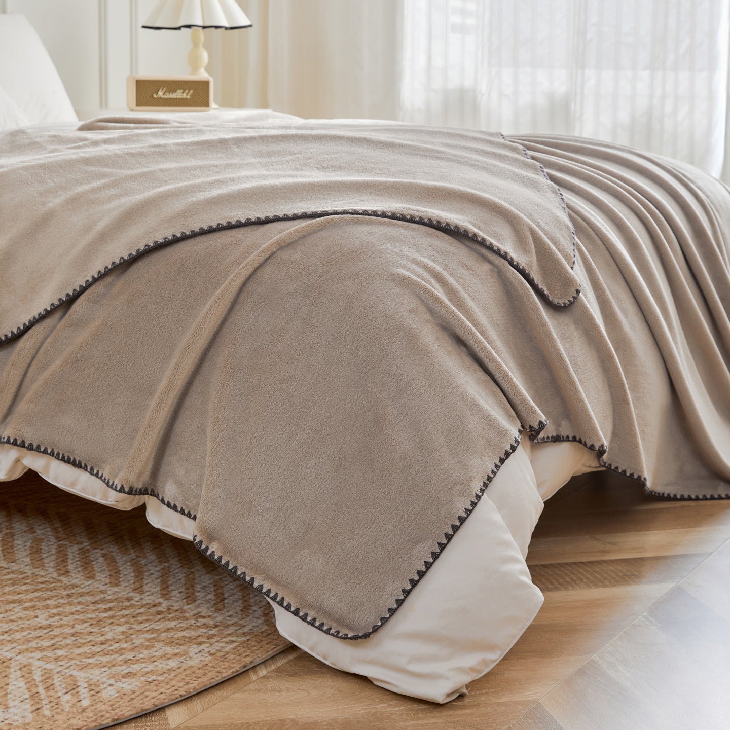 Soft Flannel Throw Blanket for Sofa & Bed Comfort
