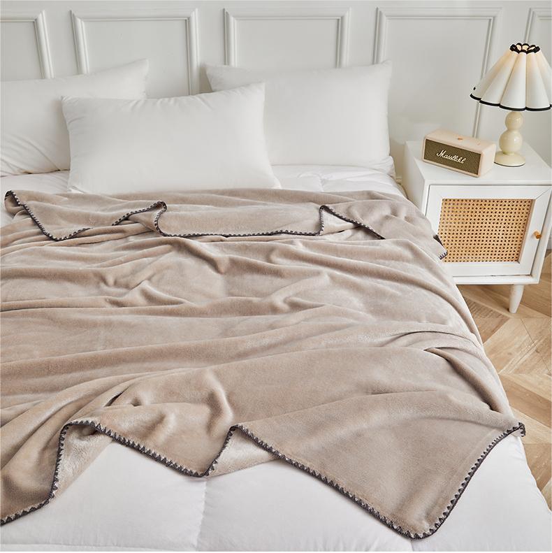 Soft Flannel Throw Blanket for Sofa & Bed Comfort