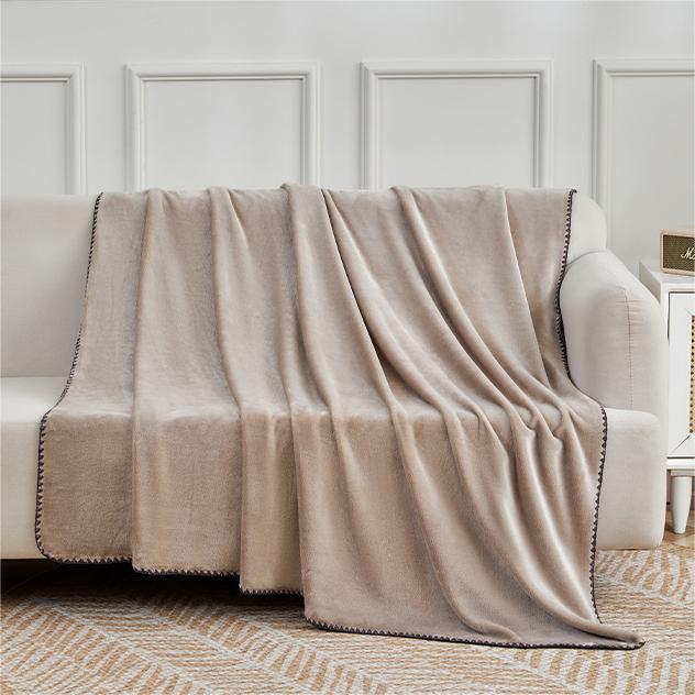 Soft Flannel Throw Blanket for Sofa & Bed Comfort